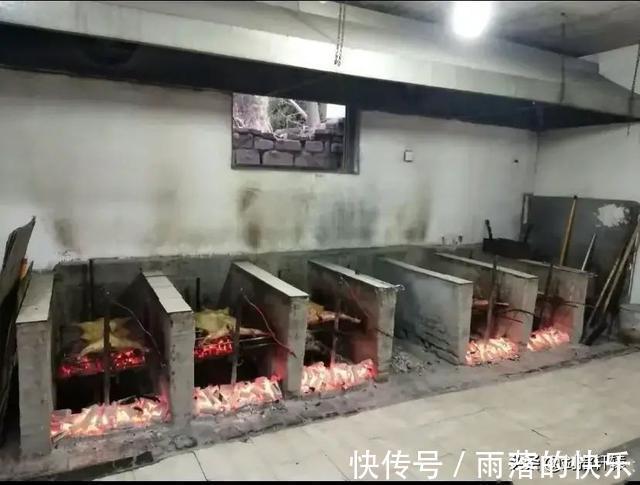 |搞笑段子:朋友刚开了家烧烤店,能帮忙取一个霸气的店名吗?