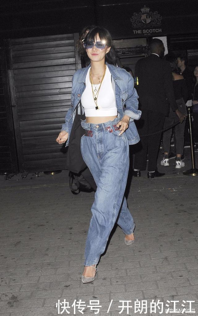 小黑裤已过时，今年流行“灯笼裤”，适合中年女人，确实减龄美