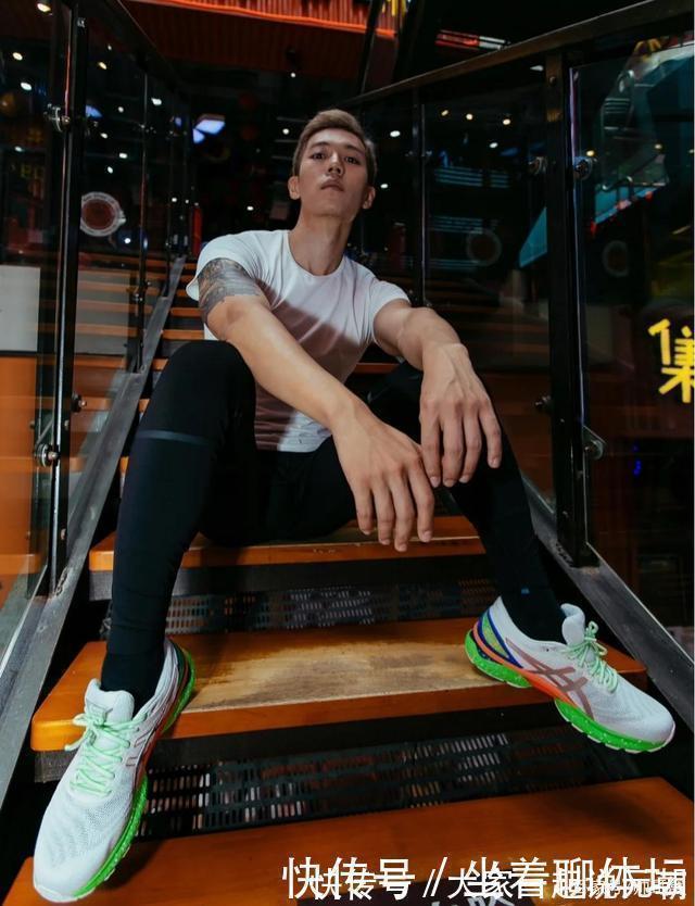 紧身裤|身高187,外型硬朗,酷似混血儿的健身小哥哥,95后气质纹身男!