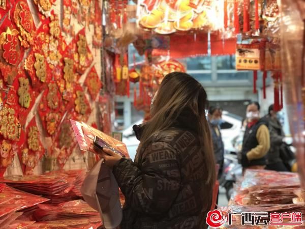 南宁市|年味越来越浓！南宁年货一条街热闹“上线”