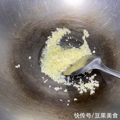 味达|这道蒜泥秋葵，怎么做都好吃