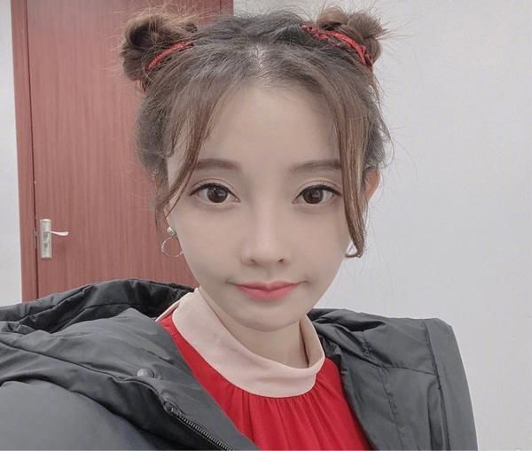 元宵晚会谁最惊艳？张小斐拉高收视率，冯提莫骑着摩托唱《摩托》