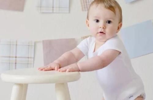 高雍涵|宝宝走路的早晚，跟智商有关吗？李玫瑾教授：不要被忽悠了