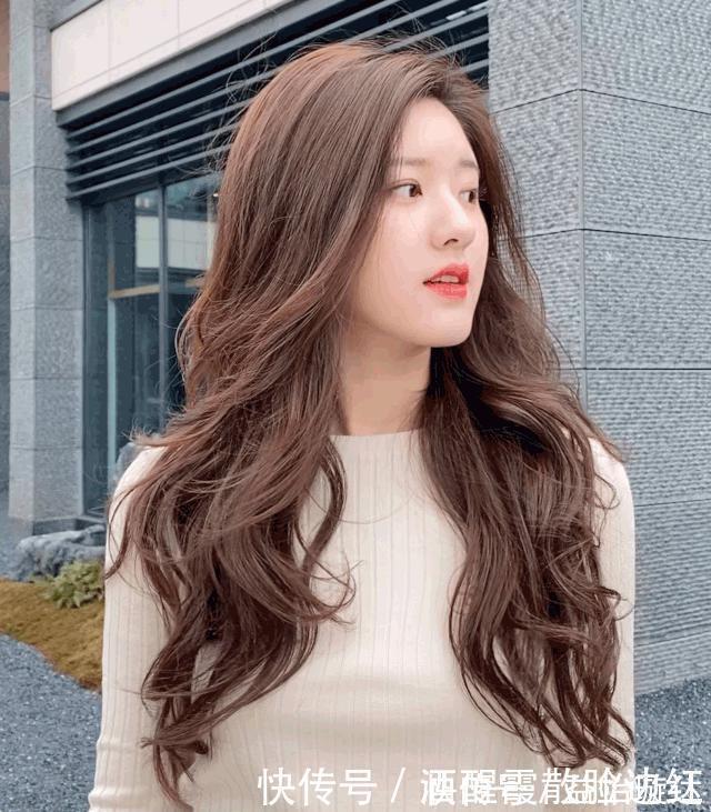 刘海 别再留显脸大的发型了!这2款,照着剪美炸了丨粉丝发型改造