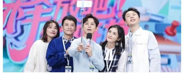 《你好星球六》何炅太难了,遭新人抢话,后期组直接闭麦,想劝退女主持?