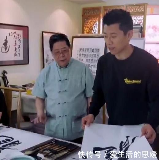 夏雨!夏雨书法写龙字,专业书法家只给打60分,网友却给他打98分