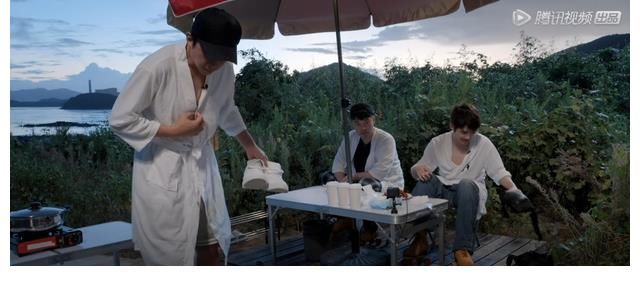 以“折磨”嘉賓為樂？《五哈》導(dǎo)演玩過火，鹿晗缺席三期原因曝光