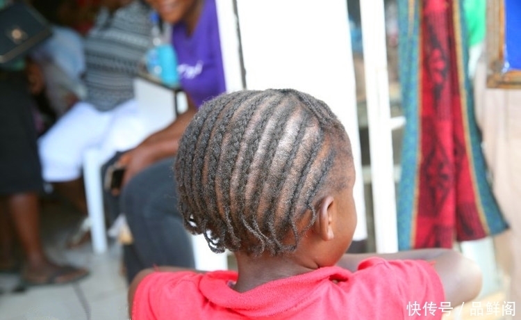 黑人|黑人那一头密密麻麻的小辫,你好奇过他们是怎么洗头
