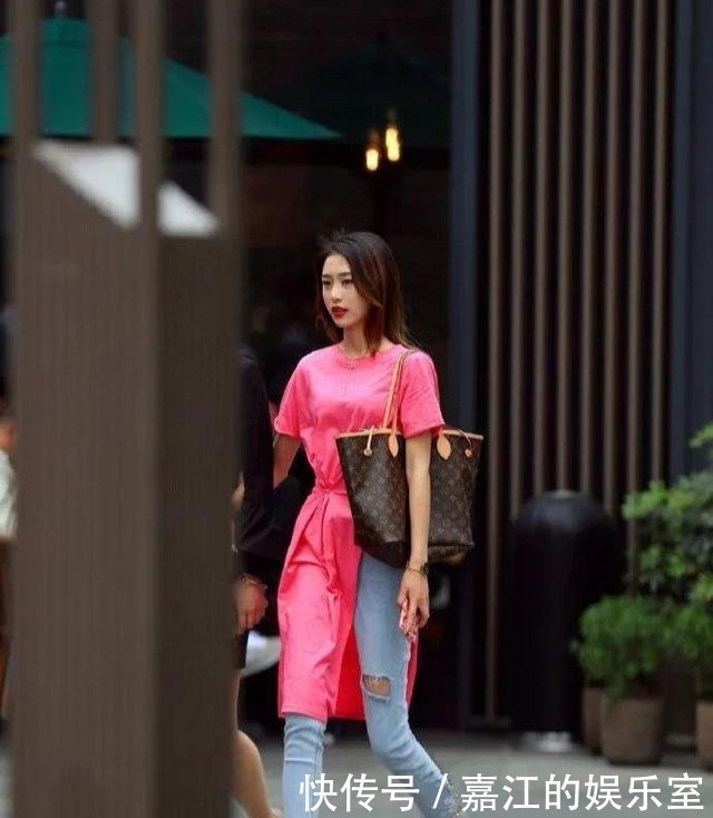 高跟凉鞋|展现女生魅力的包臀裙，搭配一件修身抹胸，展现完美好身材