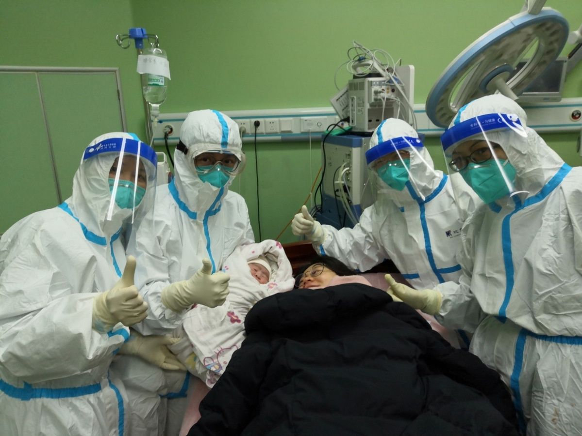 九院|隔离中的她要生了，东莞三家医院的专家穿着防护服为她接生！