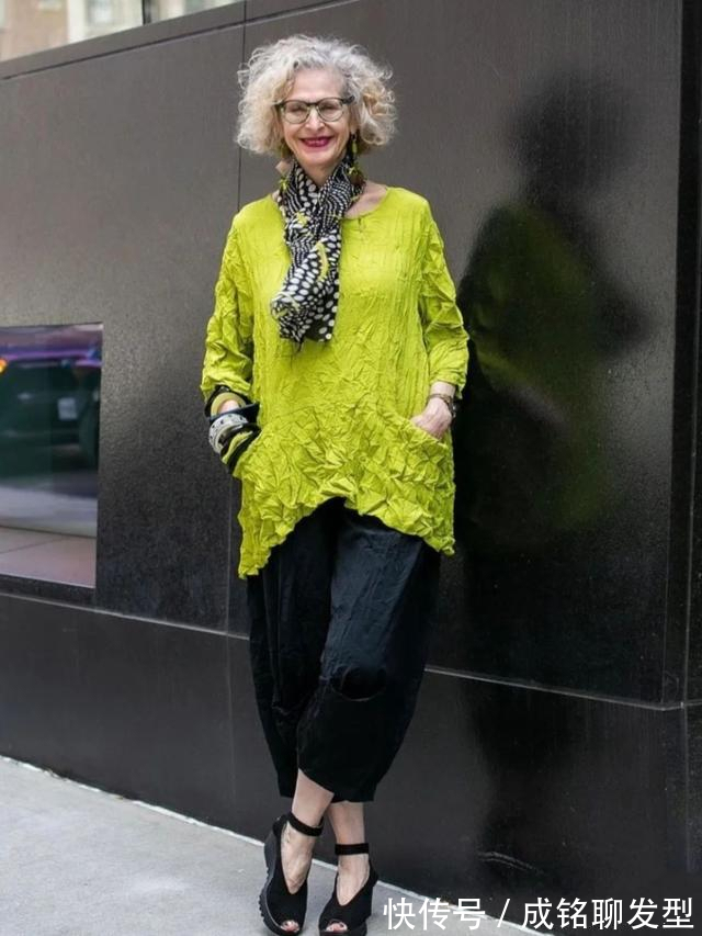 时尚|这才是老年人应有的穿衣打扮,优雅大气不做作,时髦减龄值得借鉴