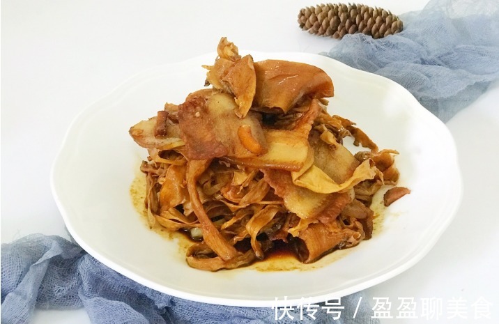 清凉败毒|五花肉最好吃的做法,和笋干搭配炖一炖,吃完连汤汁都不剩,过瘾