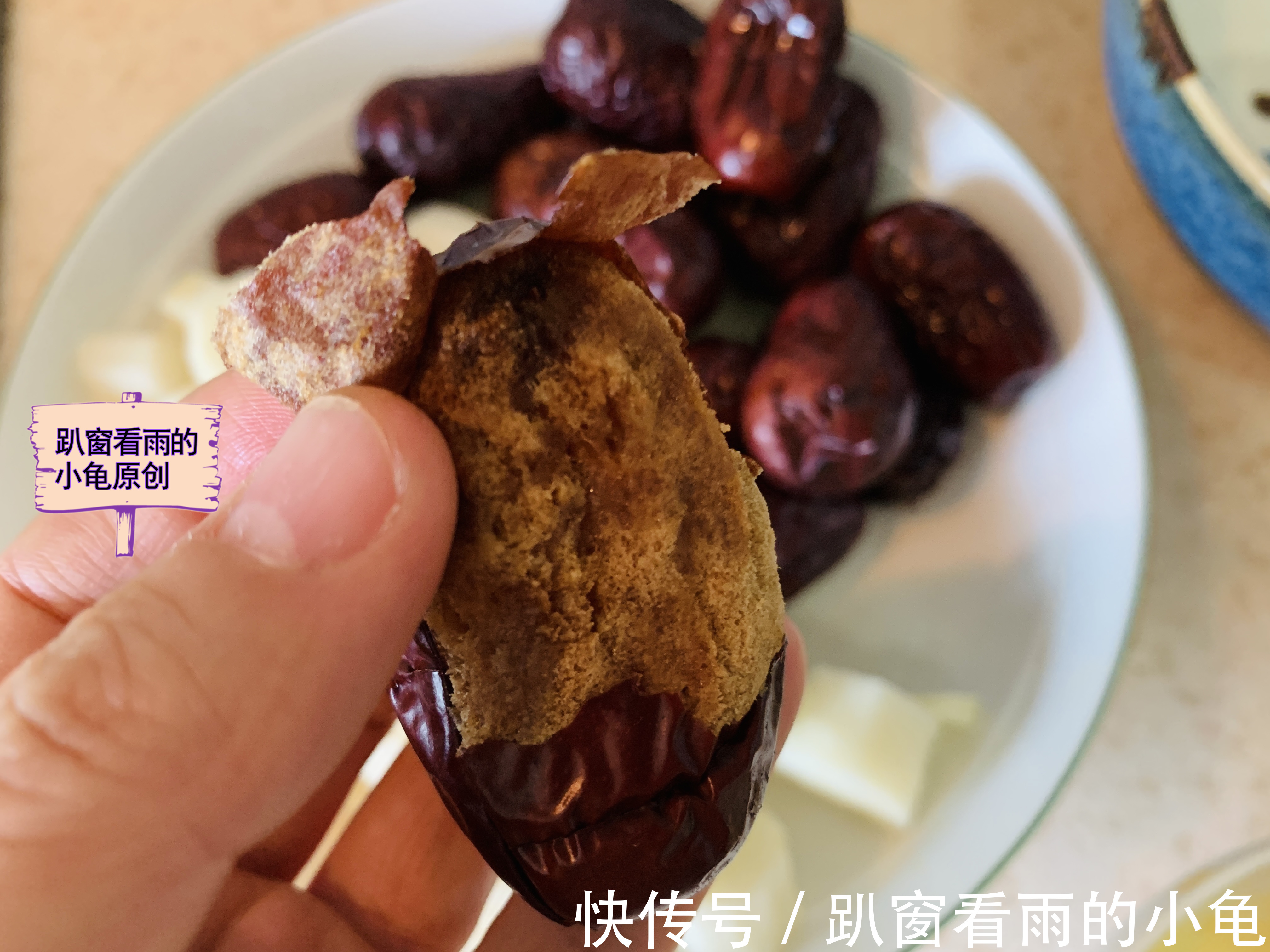 秋天,滋阴润燥是关键,女人要常吃这个饼,软糯清甜,营养又滋补