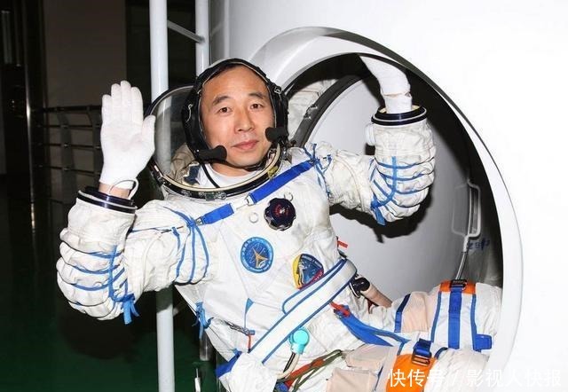 运城中学 航天英雄景海鹏从一贫如洗到三次登上太空,如今的他过得如何!