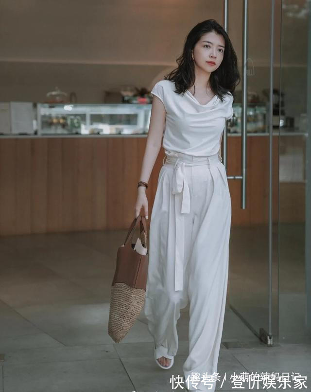 阔腿裤 今夏不流行裙子配高跟鞋了,这样搭才是真的美,像三木一样有气质