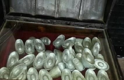 柜子|贾府把林如海给黛玉的遗产藏哪了你看贾母房里摆着什么