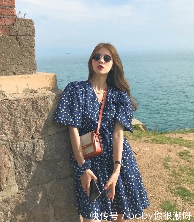 大胸 胸大的女生,穿裙子尽量远离这三种款式,又胖又壮!