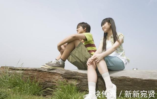 小杰|妈妈接儿子放学却被当成路人,儿子一个眼色,妈妈秒懂