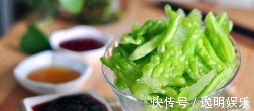 苦瓜|不显老的女人,都爱吃以下3种食物,祛除雀斑,皮肤细腻又光滑