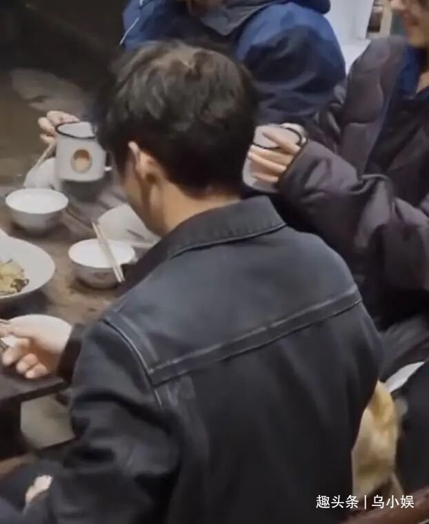 翻車|47歲何炅顏值翻車?頭部禿頂狀態(tài)差,不老男神真的老了嗎?