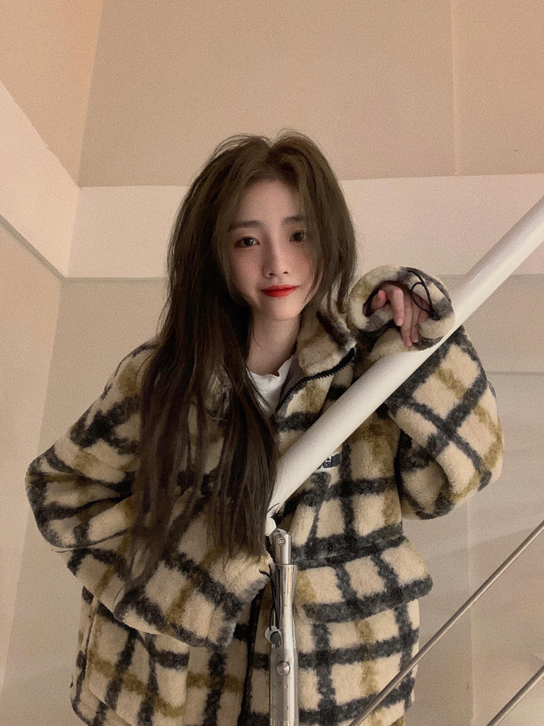 豹纹 秋天不要只会穿风衣了,今年流行“羊羔毛外套”,保暖舒适还温柔