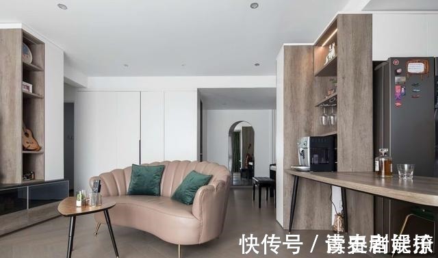 中式|走进她家,才知大平顶配大白墙有多清爽,一人独居过得轻松又舒适!