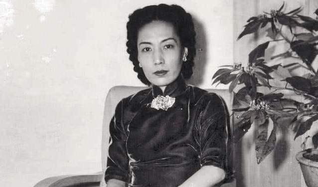 杜月笙|孟小冬和杜月笙结婚一年,杜月笙去世,冬皇拿这件东西做永久纪念