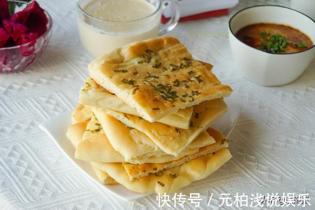 面包|我把面包做成了大饼，女儿却说特别好吃，早餐吃了两大块