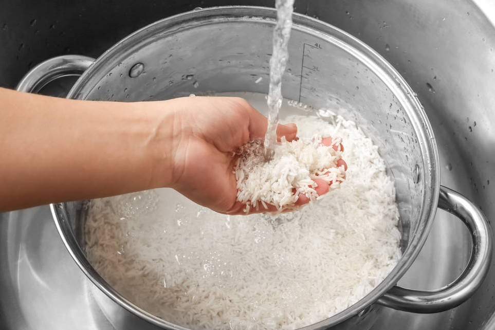 米饭|煮米饭,不要只会用清水,再加这2样,米饭粒粒分明,香喷喷的