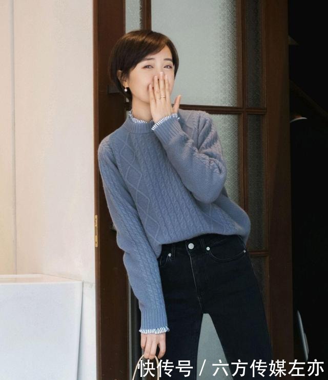 日常穿搭怎么穿才高级?没必要装嫩,简约的针织衫穿搭就很不错