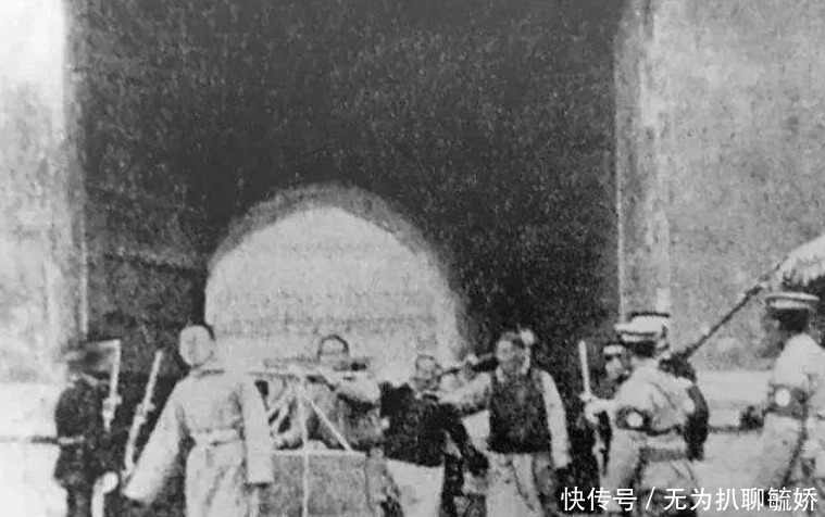 太监|被溥仪赶出宫的太监们怎么生活?富太监娶妻纳妾,穷太监流落街头