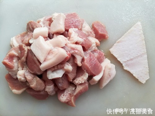 我家过年的必备菜,寓意蒸蒸日上,营养又鲜美,一上桌就抢光了