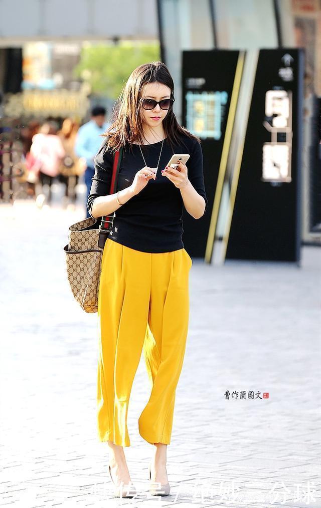 美女穿来穿去，最美还是尖头细高跟船鞋，搭配秋装更显有范儿