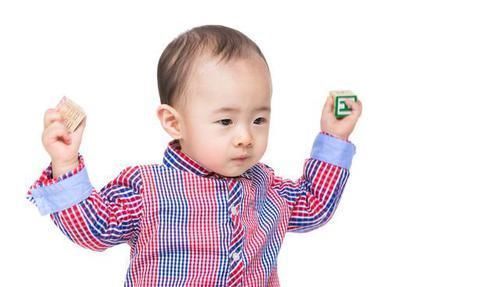 滑梯|孩子为什么见了东西就扔?孩子背后这些心理暗示,我们要知道