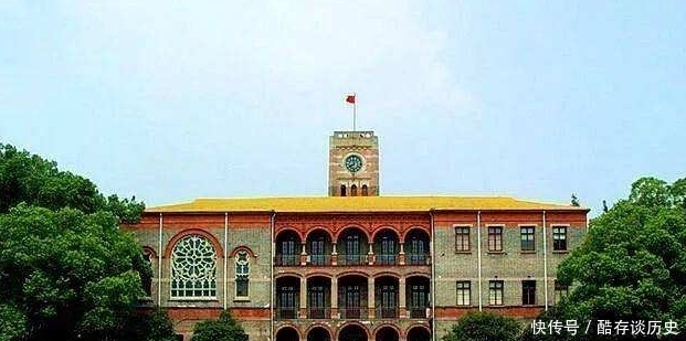 这些大学位于南方，风景优美，在里面学习就像是在旅游一样