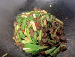  青蒜炒鸭血-有它能吃两大碗饭
