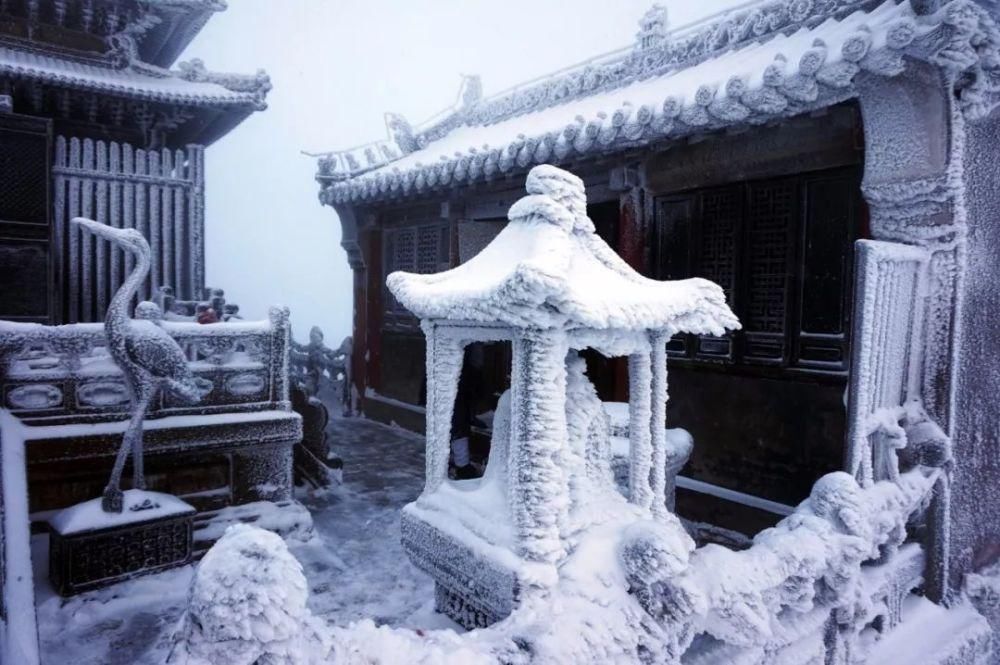 风雪|风雪武当山,仙境藏玄机!大雪封山时,道人、隐士都在干什么!