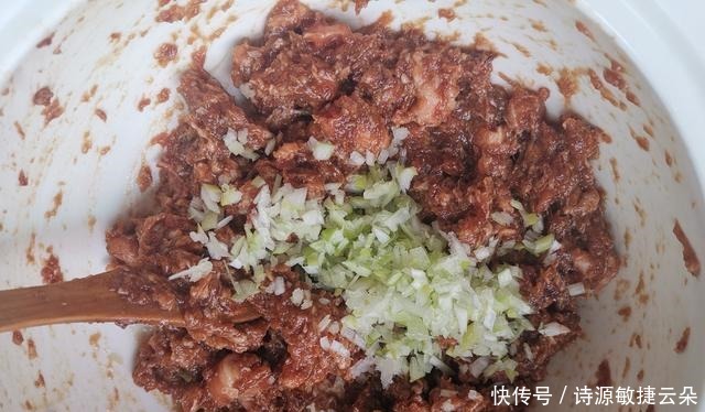  正月十五吃饺子还是这馅香，韭菜芹菜靠边站，出锅吃了30个，鲜香