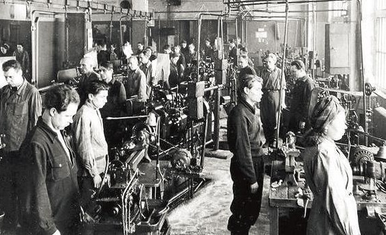 苏联|斯大林葬礼老照片图一是斯大林遗体,图六是斯大林的棺材