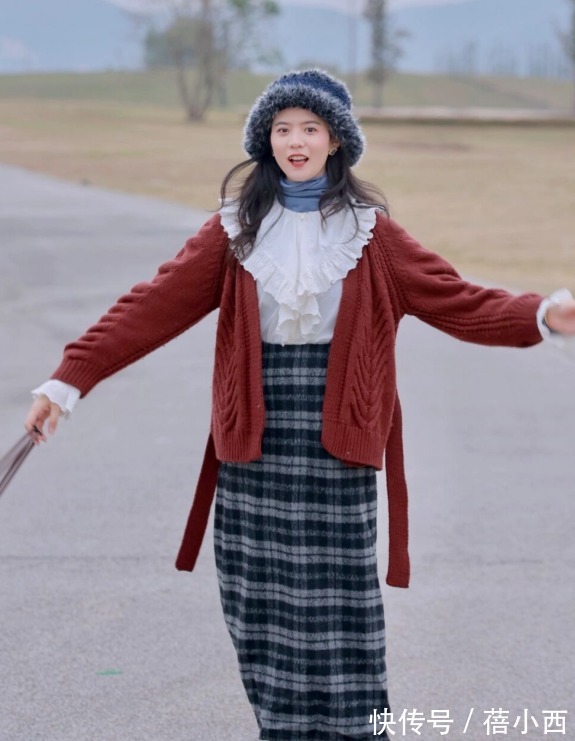 时髦|你离腿精的距离有多远?答案可能就是一双“裸跟靴”,时髦精必备