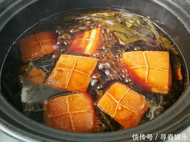 肉类|东坡肉怎么做?别用清水炖,正确做法5勺料汁焖一焖