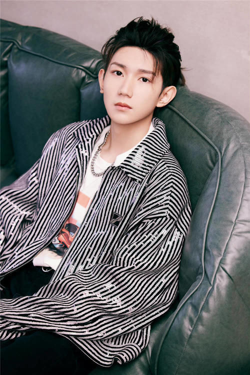 源弟|王源《明日创作计划》终于弹钢琴了,也太美好了