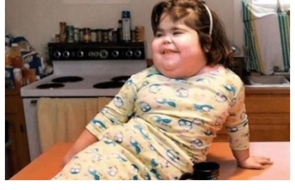 美人鱼|现实版“人鱼女孩”，天生拥有美人鱼一样的尾巴，却让人很心疼