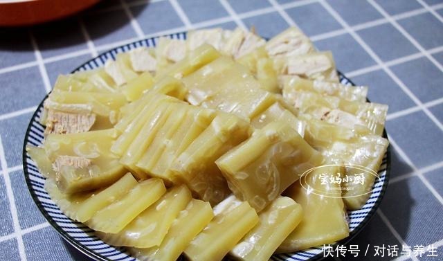 朋友来拜年,做了10道菜来招待,有荤有素有面子,吃着胃里舒服!