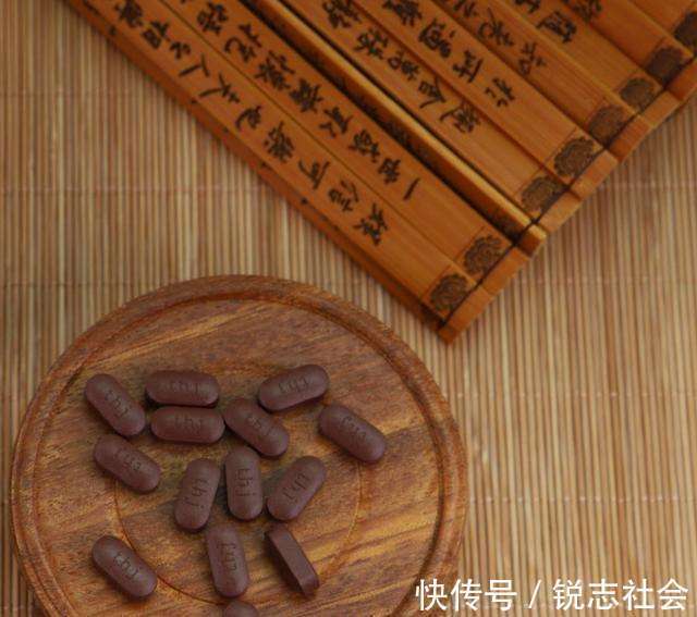 指甲|肝炎加重了伸开双手就知道,3变化及时检查,取冰箱2物养好肝