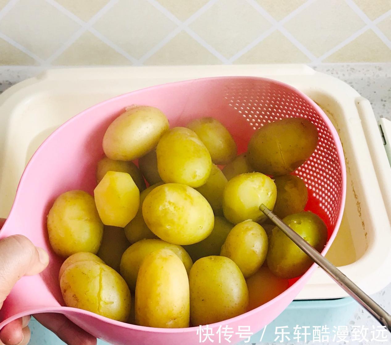 小土豆|土豆的新吃法,鲜香入味,一口一个,孩子很喜欢吃