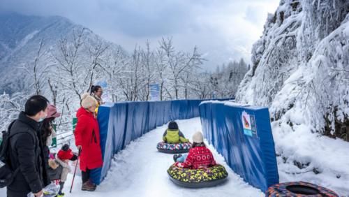 20元钱买桶雪？不如去成都周边的“冰雪世界”疯耍！