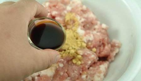 调饺子馅时,多加几滴它,可以使美味翻倍,快学起来吧