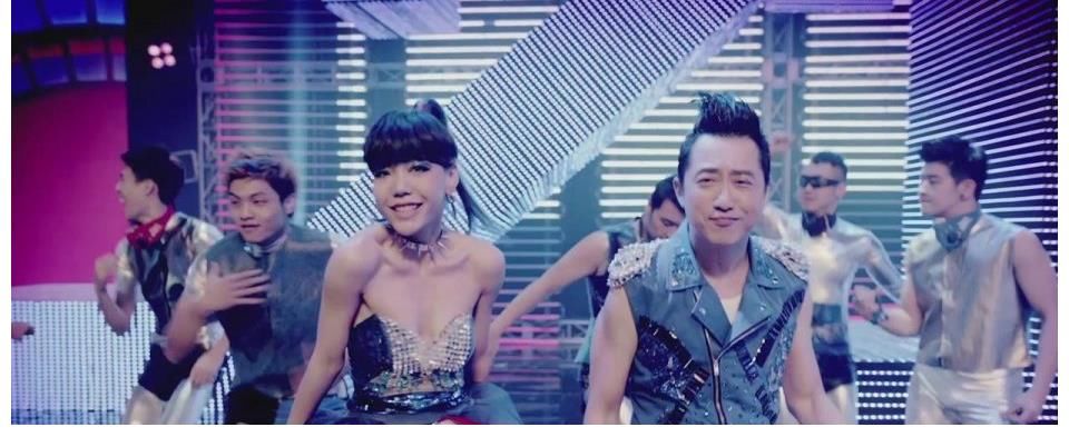 中国好声音|吴莫愁小县城商演，尴尬结局早已注定，她是否后悔与庾澄庆走太近