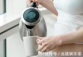 水壶|如果天天喝“电热壶烧的水”，对人体的危害有多大认真看完！